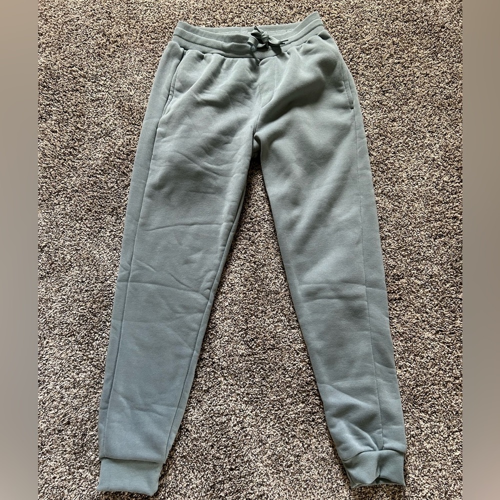 New! Real Essentials Men's Tech Fleece Active Athletic joggers